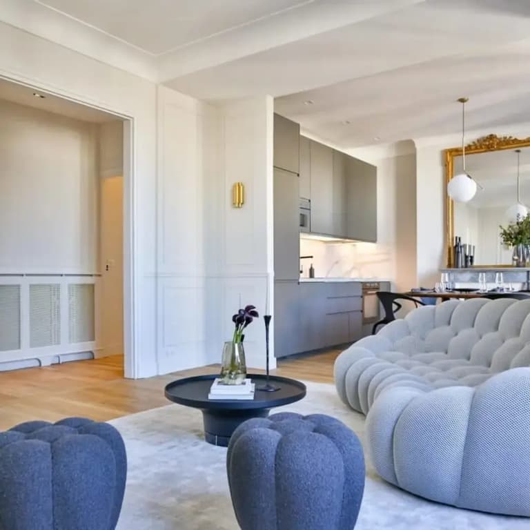 Design Passy Terrace 2 Bedroom Apt With Balcony in Paris - Photo 3