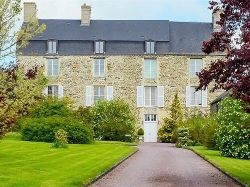Chateau La Cour - Photo 1