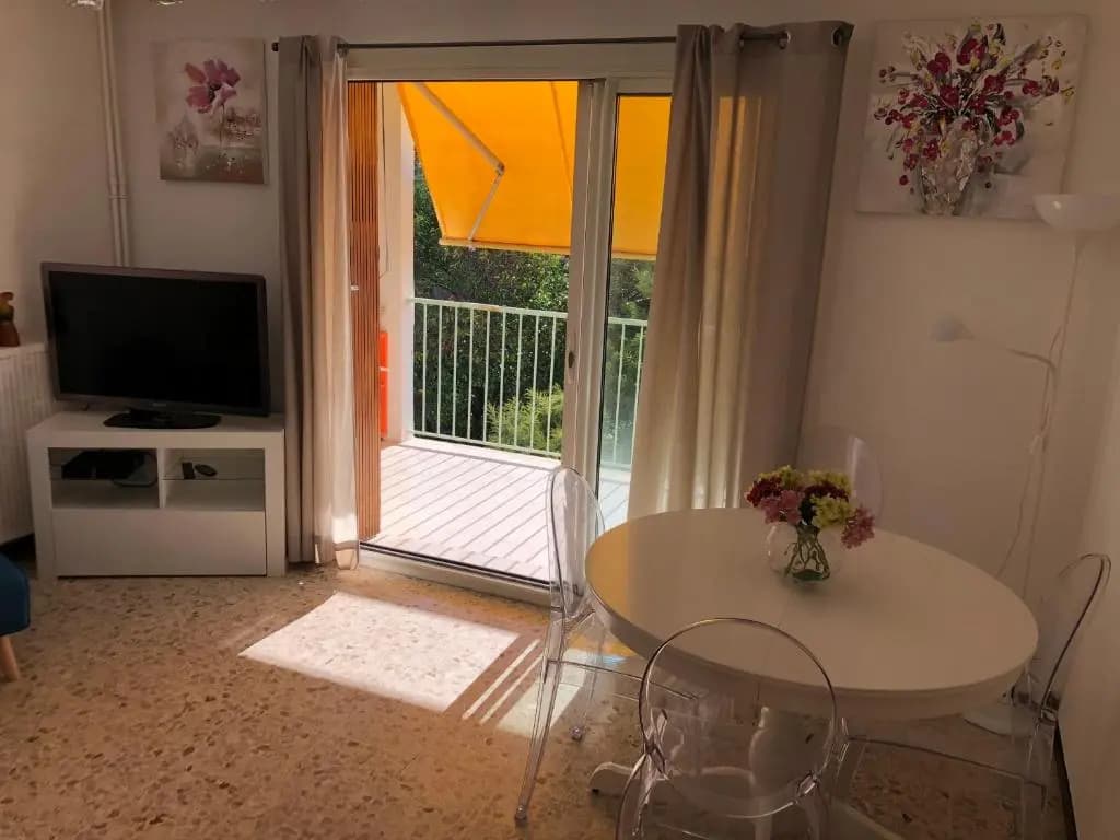 Appartement aux sablettes - Miniature 7