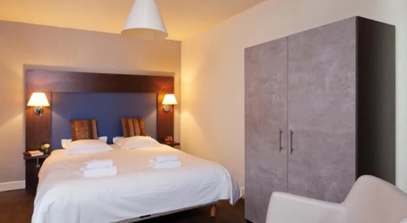 Park & Suites Village La Rochelle Marans - Photo 4