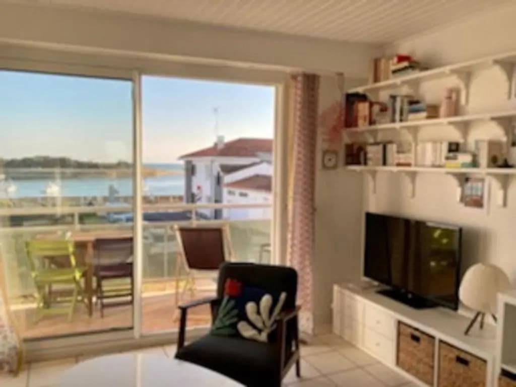 Appartement avec vue imprenable sur le port - Miniature 6