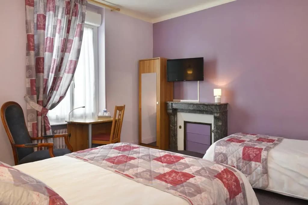 Logis Hotels Restaurant Le Dauphin - Photo 2