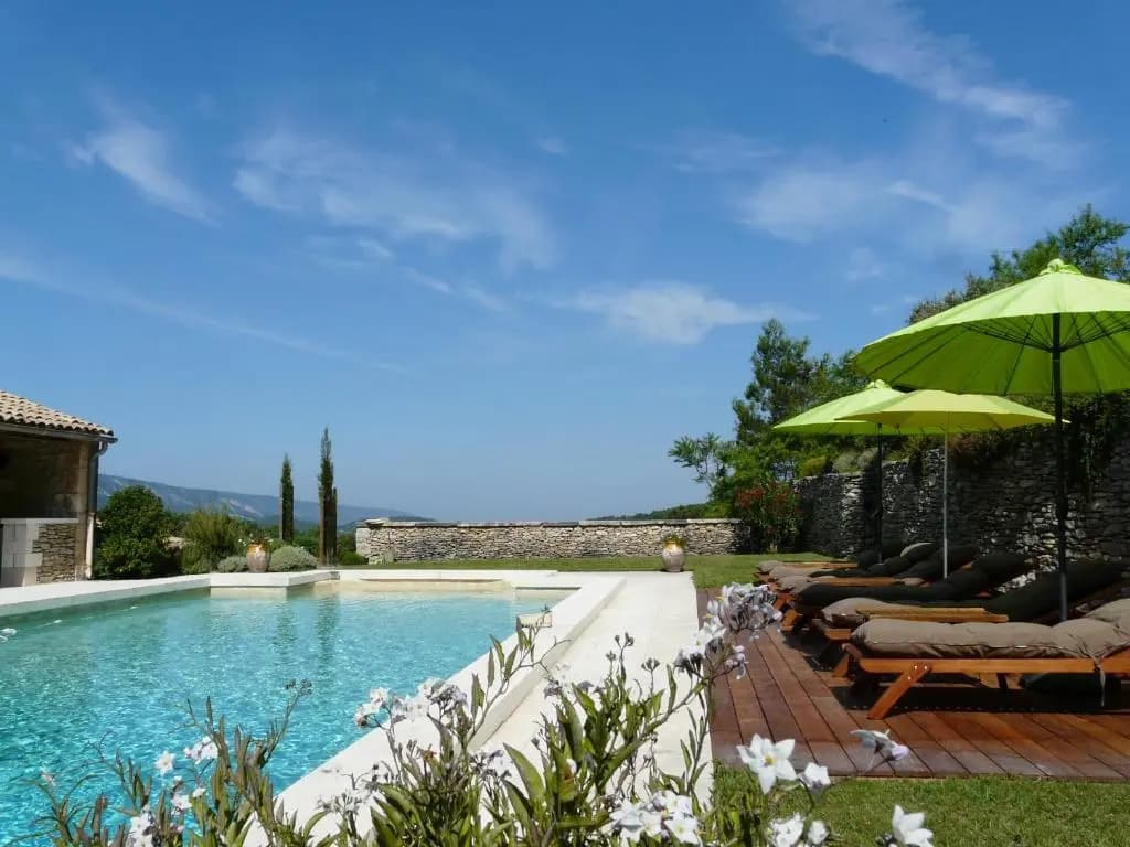 Joli Mas Provençal du 19ème Siècle Avec Grande Piscine Privée, Situé Au Calme, En Campagne de Lacoste, Au Cœur du Luberon,...