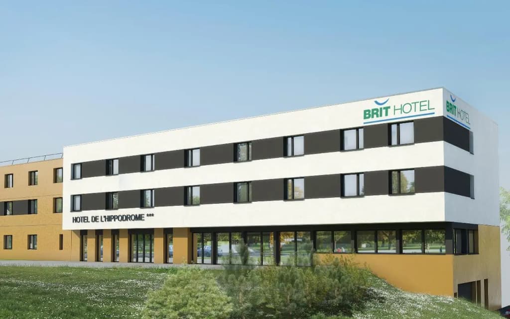 Brit Hotel - Hotel de l'Hippodrome - Photo 1