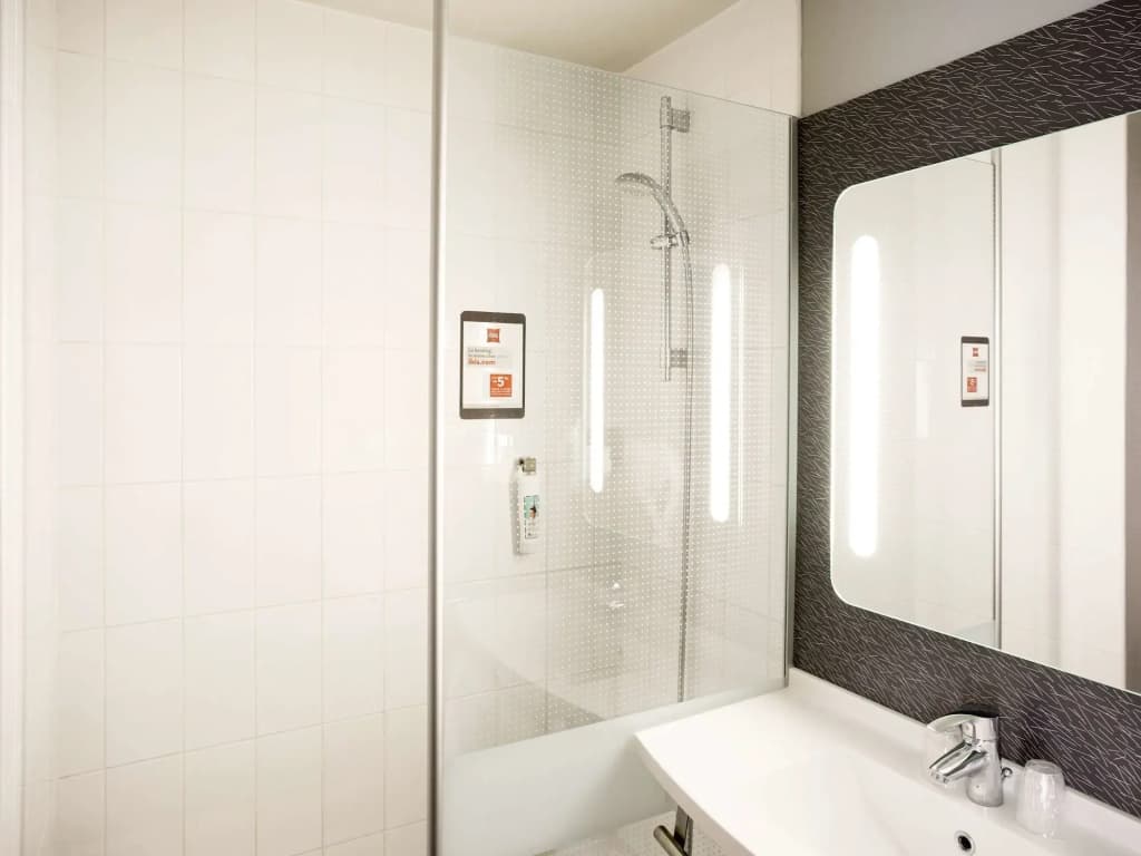 ibis Pau Lescar - Miniature 8