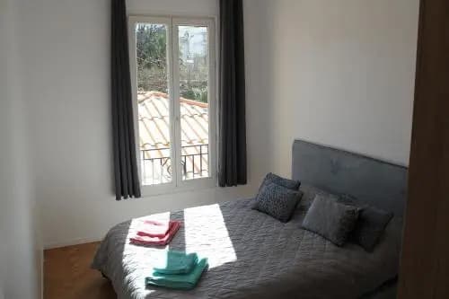 Stylish White and Red Apartments - Miniature 7