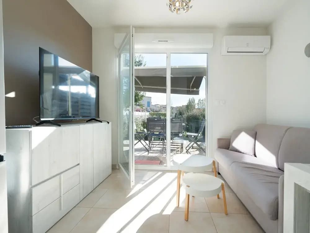 Peaceful Villa in Serignan - Photo 1
