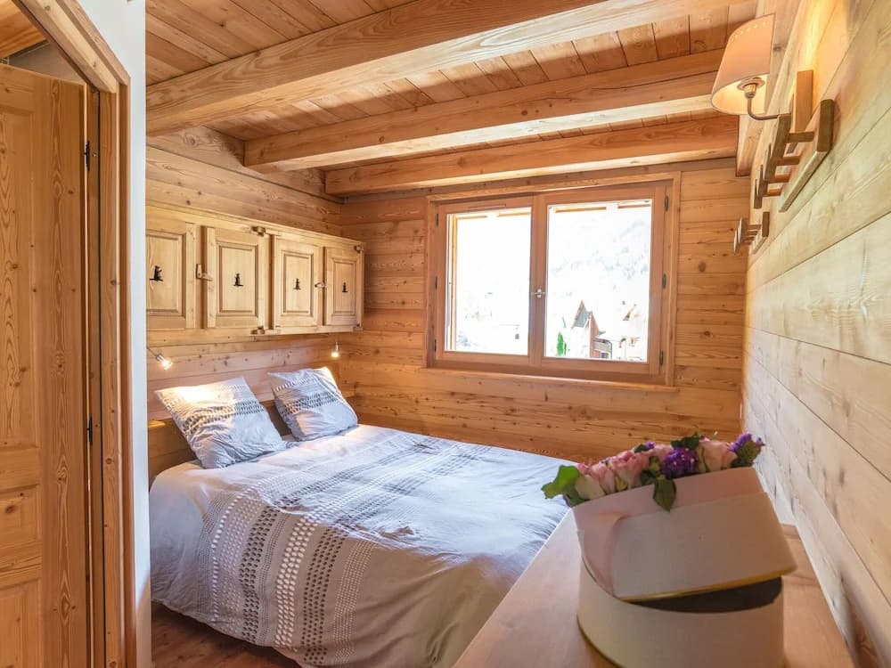 Luxurious Chalet in Vaujany French Alps with Balcony - Photo 4