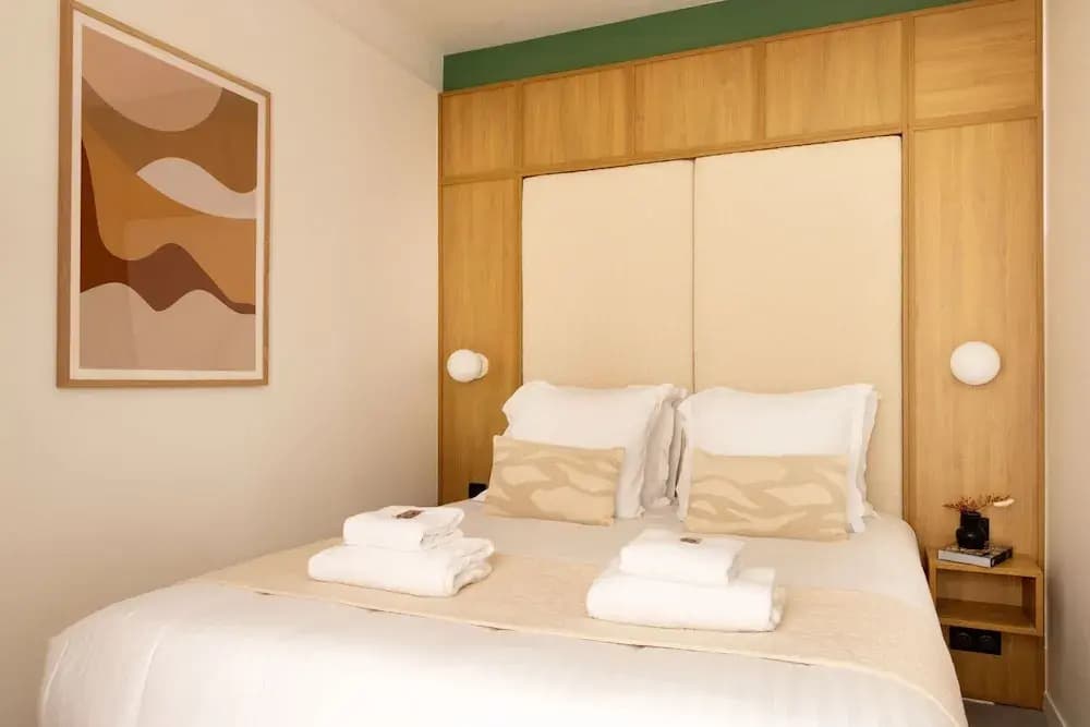 Elegance & Comfort With A/C in the Heart of 11th - Photo 4