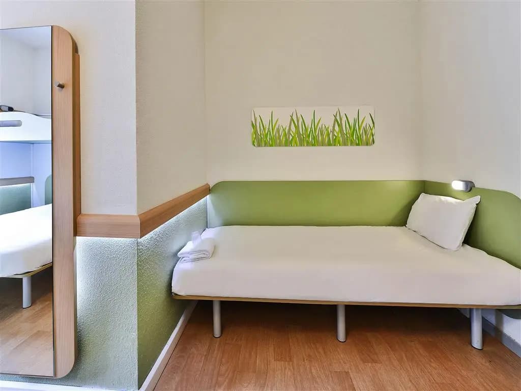 ibis budget Grenoble Sud Seyssins - Photo 2