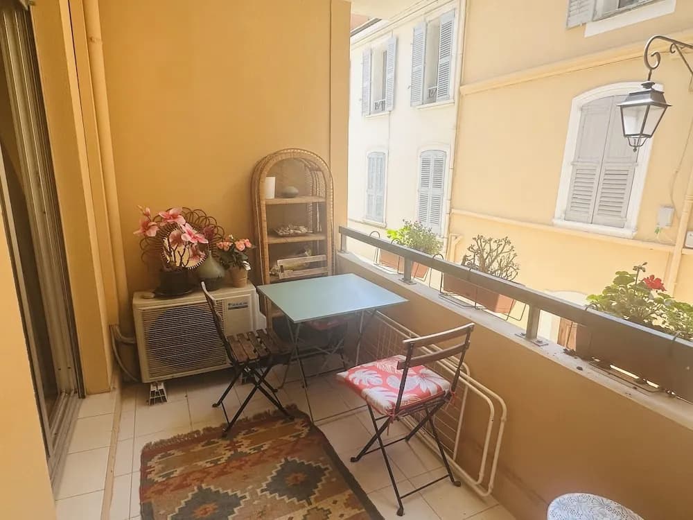 Lovely one Bedroom Apartment With Balcony Wifi Just Minutes Walk From Palais and Cannes Beaches - 109 - Miniature 7
