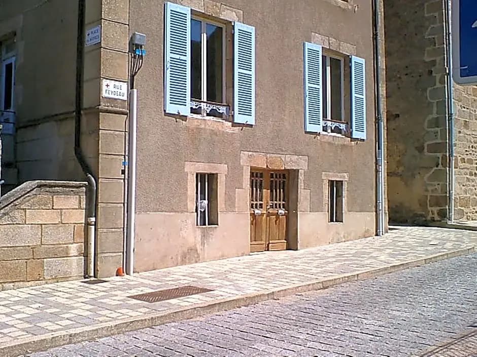3 Place des Arbres Chambres D'Hotes - Photo 1
