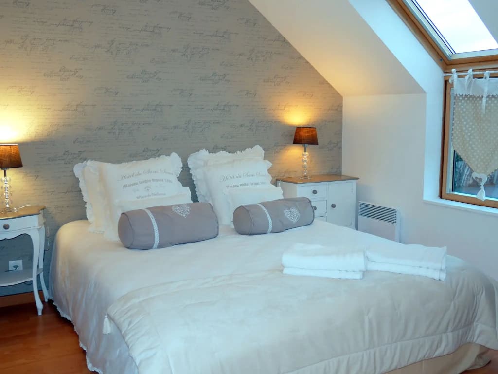 Beachfront Holiday Home in Guisseny - Photo 3