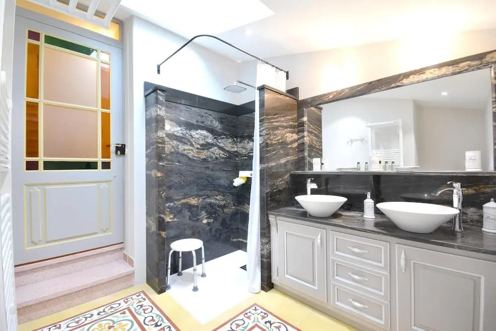 House With 2 Bedrooms In Le Thor With Furnished Garden And Wifi - Miniature 8