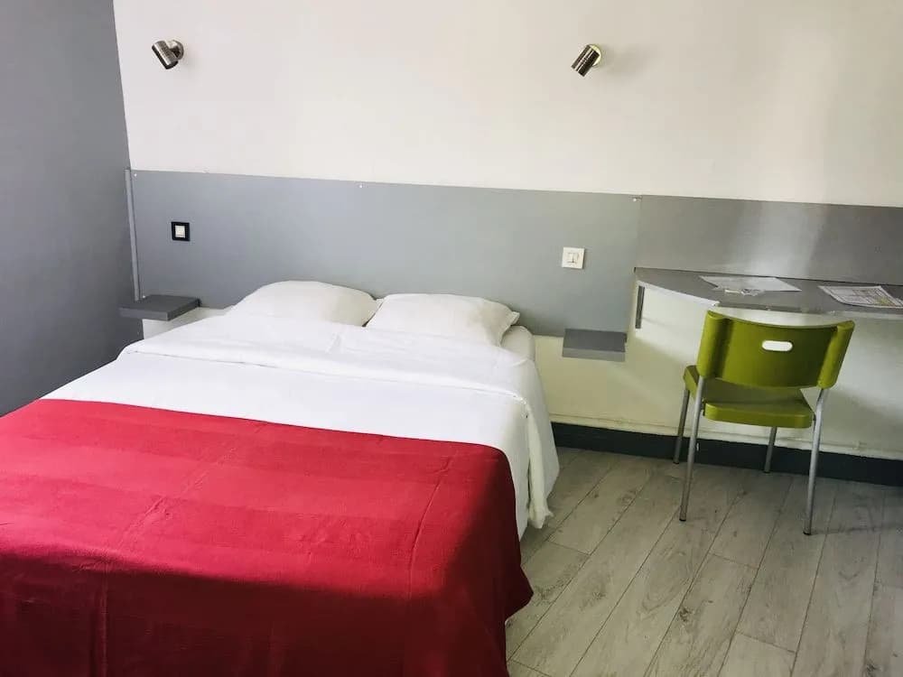 Hôtel Le Fécamp - Photo 2