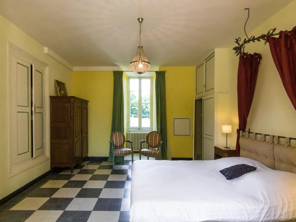 Heritage Castle in Chaleix with shared pool - Photo 3