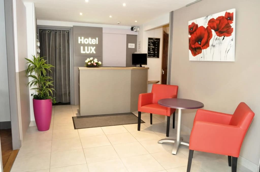 Hôtel Lux - Photo 2