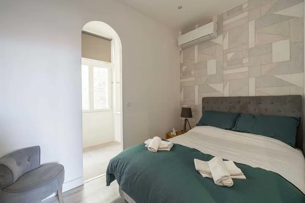 Beautiful Renovated Apartment - Carre D'or - 1br/2p - Photo 3