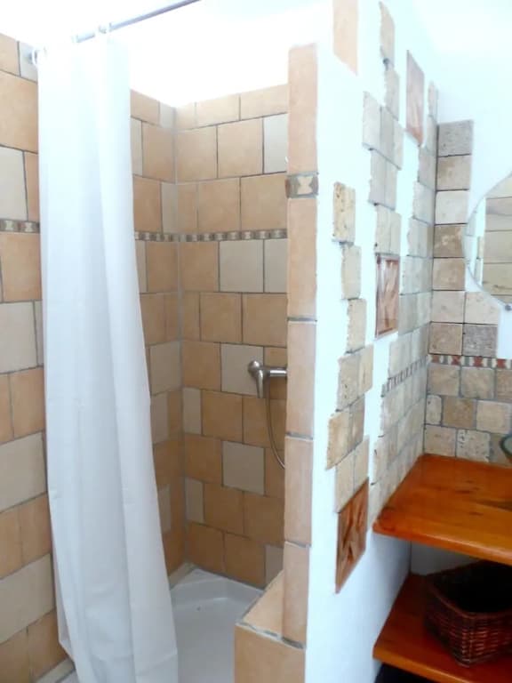 Studio in Draguignan, With Private Pool, Furnished Garden and Wifi - 3 - Miniature 7