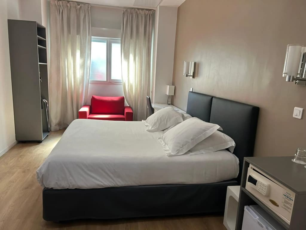 Hotel Amirauté - Photo 3
