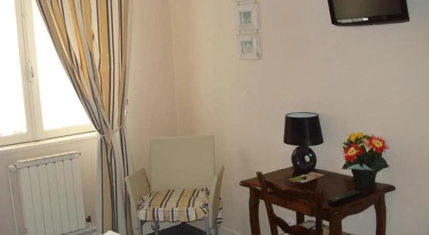 Hotel L' Ermitage - Photo 4