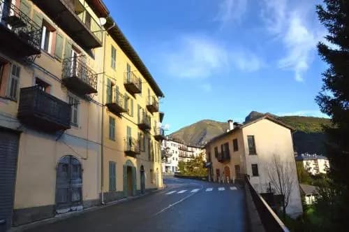 Location Pierre - Photo 1