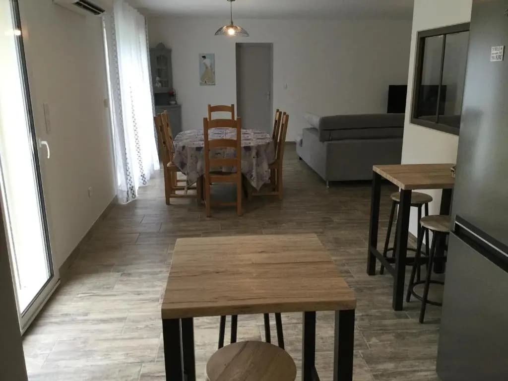 Jolie Maison Familiale Climatisée Avec Piscine Chauffée, Vue Sur Le Luberon, Située Aux Taillades, 6 Personnes Ls2-317 Bur...