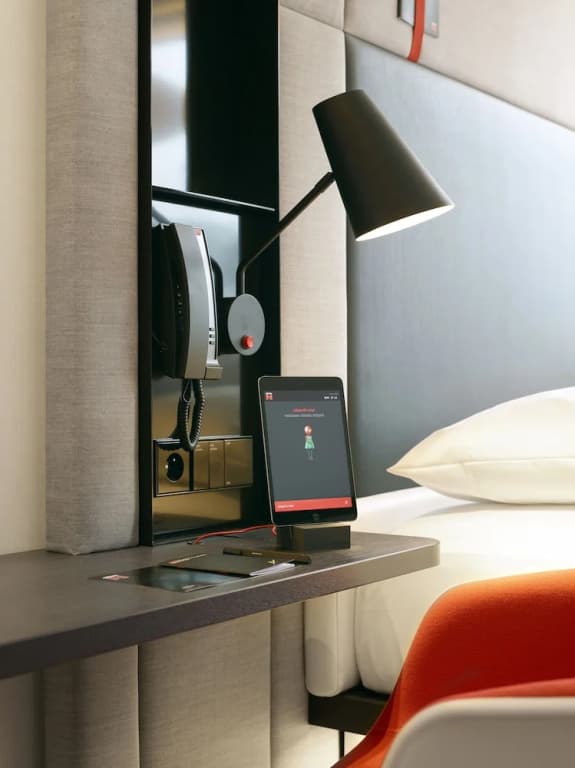 citizenM Paris Champs-Élysees Hotel - Miniature 6