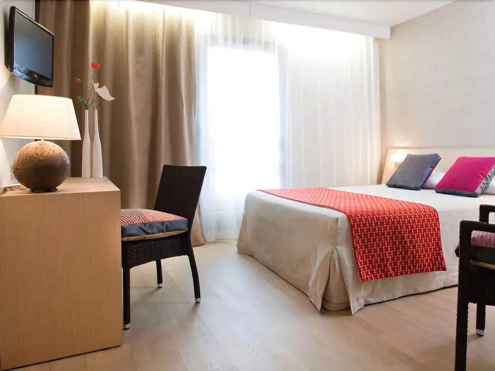 Hotel La Chaumiere - Miniature 6