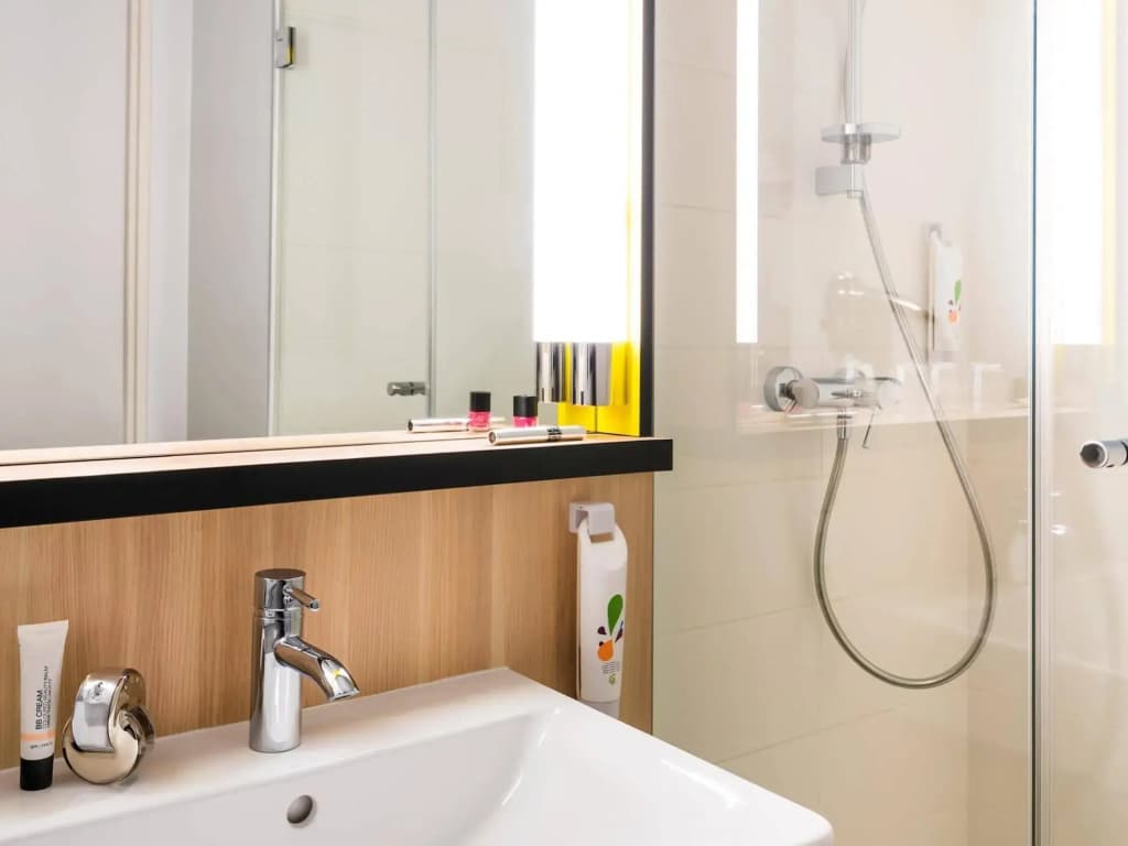 ibis Styles Versailles Guyancourt - Miniature 8