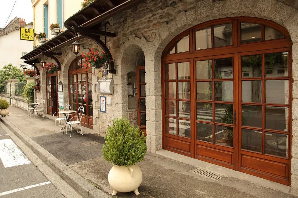 Hotel Restaurant des Deux Vallées - Photo 1