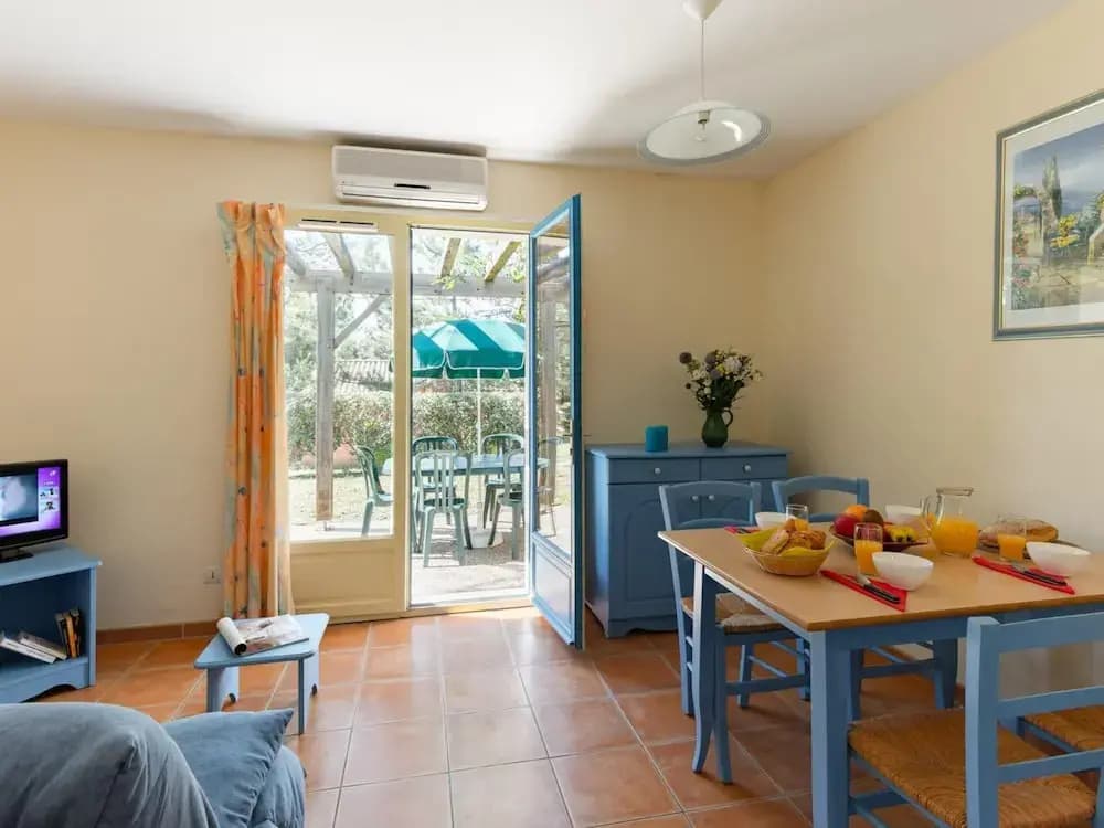 Beautiful Maisonette With air Conditioning in the Gard - Photo 3