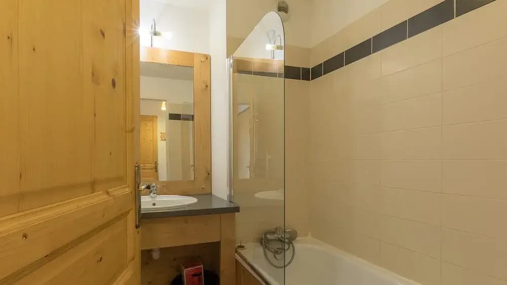 Apartment in Orcieres With Ski Slope Access - Miniature 7