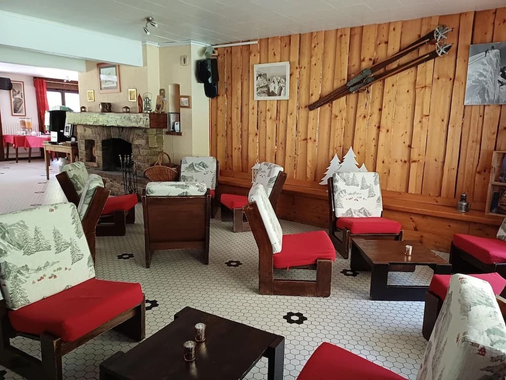 Hôtel et Centre de Montagne Le Choucas - Photo 2