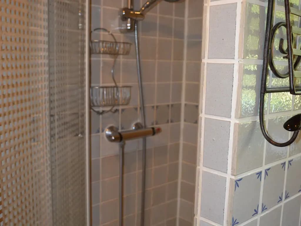 Cozy Holiday Home in Brion with Swimming Pool - Miniature 7