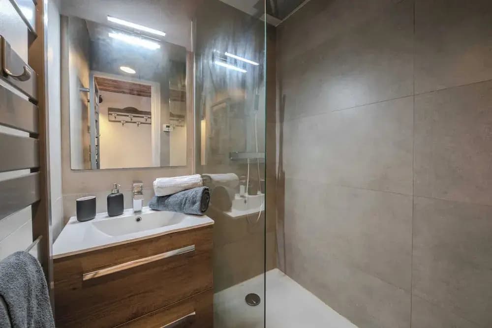 2 Bedroom Apartment With Parking and Balcony - Photo 5