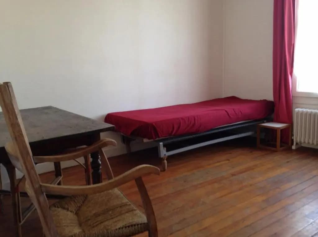 Chambres meublées chez l'habitant dans appartement proche gare sncf - Photo 2