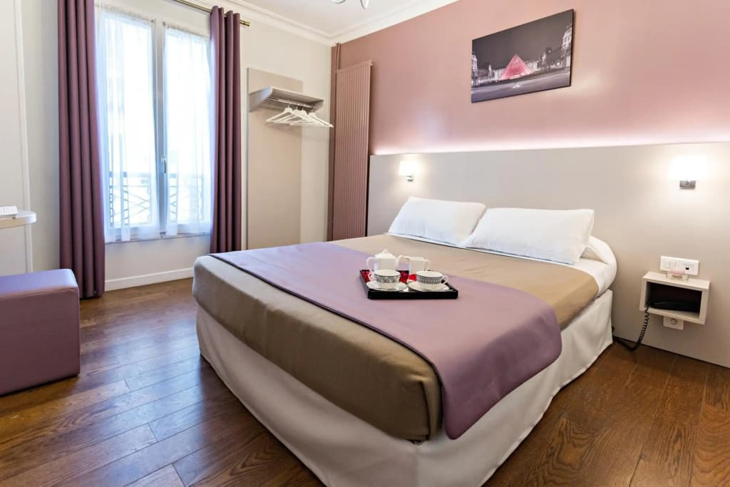 Modern Hotel - Miniature 6