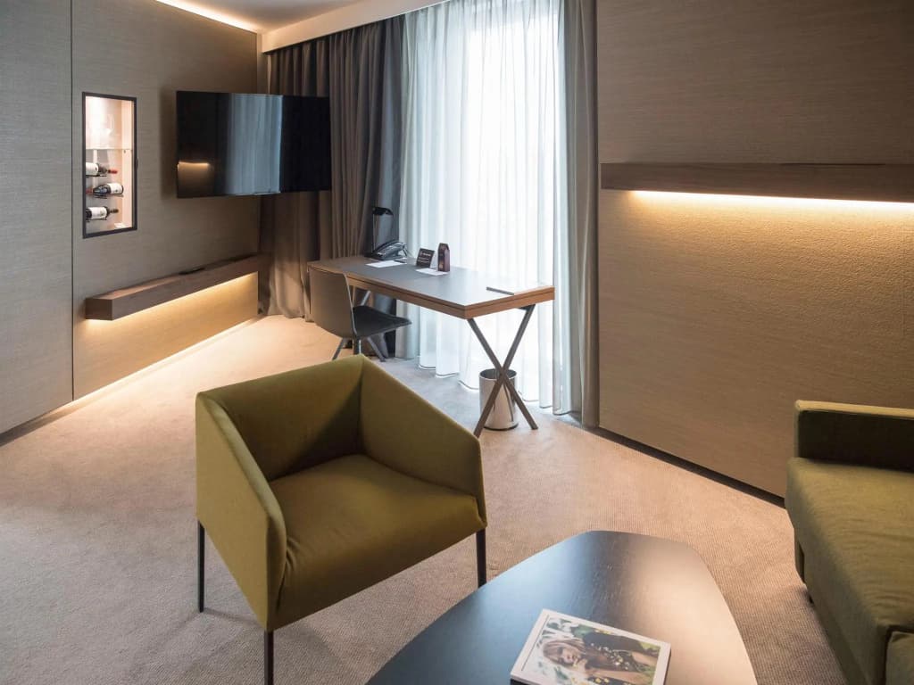 Radisson Blu CDG Airport Terminal Hotel - Photo 4