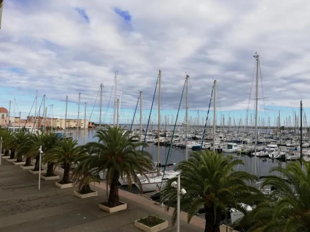 T2 sur le port avec parking - Photo 3