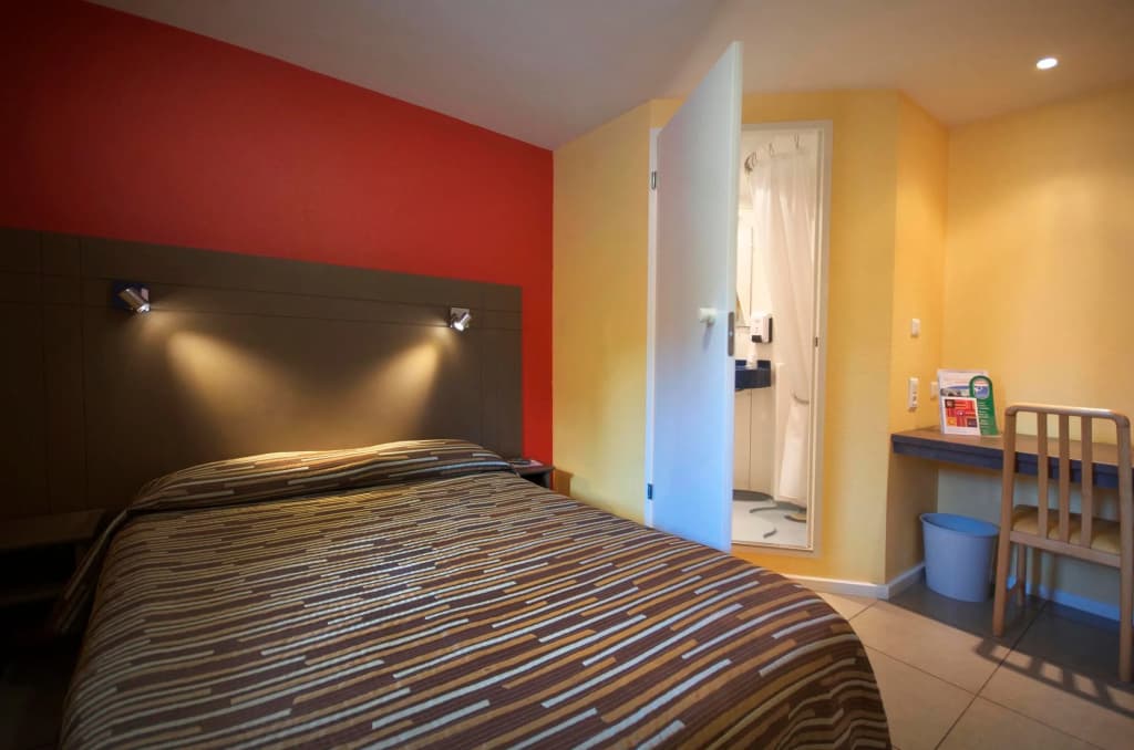 Hôtel Confort Le Moulin Rouge - Photo 3