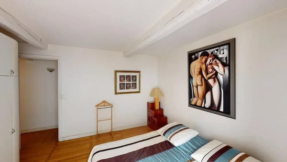 Marais Two Bedroom Haven - Photo 5