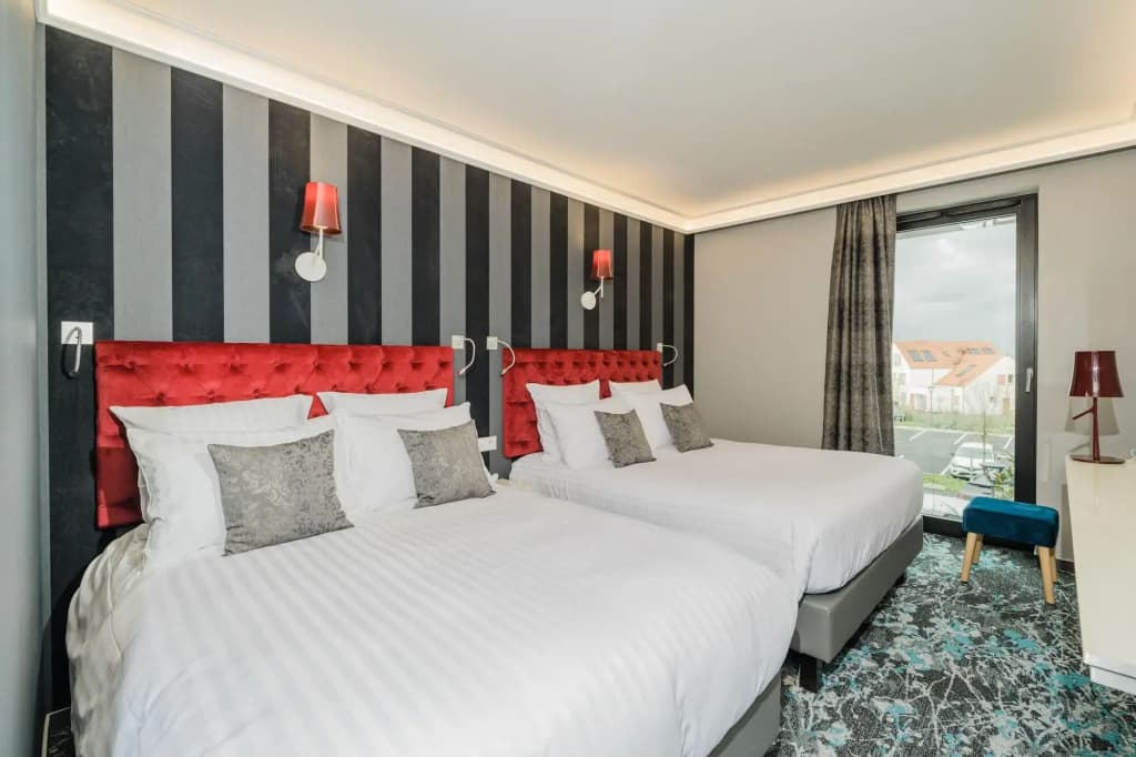 Hotel Dali Val d'Europe, Tapestry Collection by Hilton - Photo 3