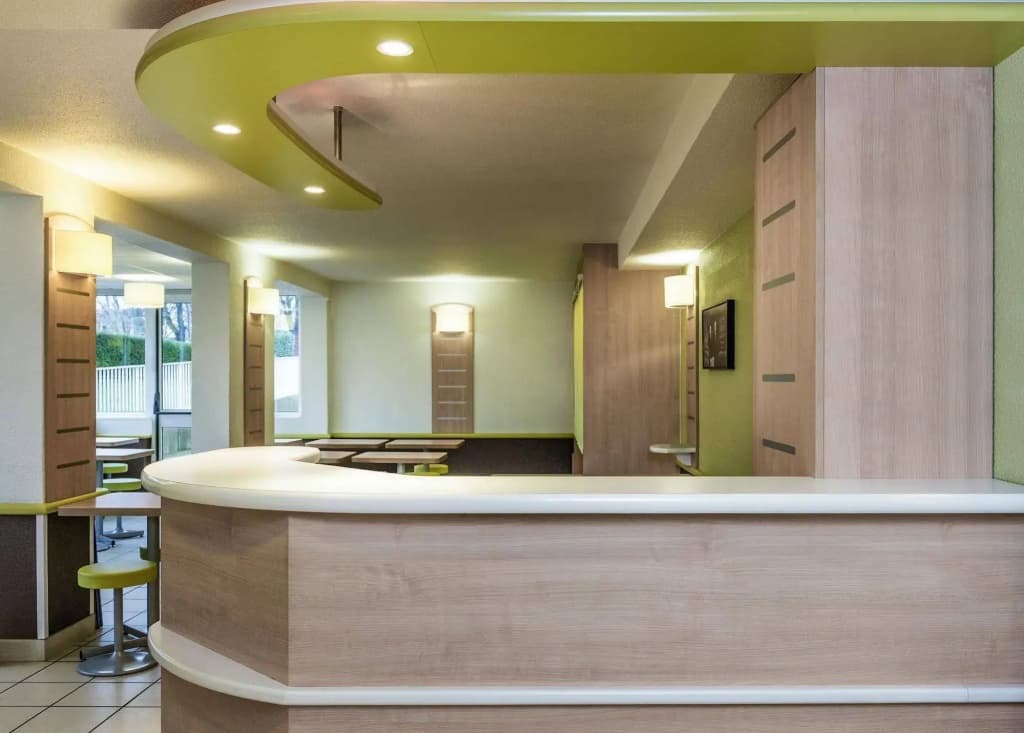 ibis budget Senlis - Photo 2