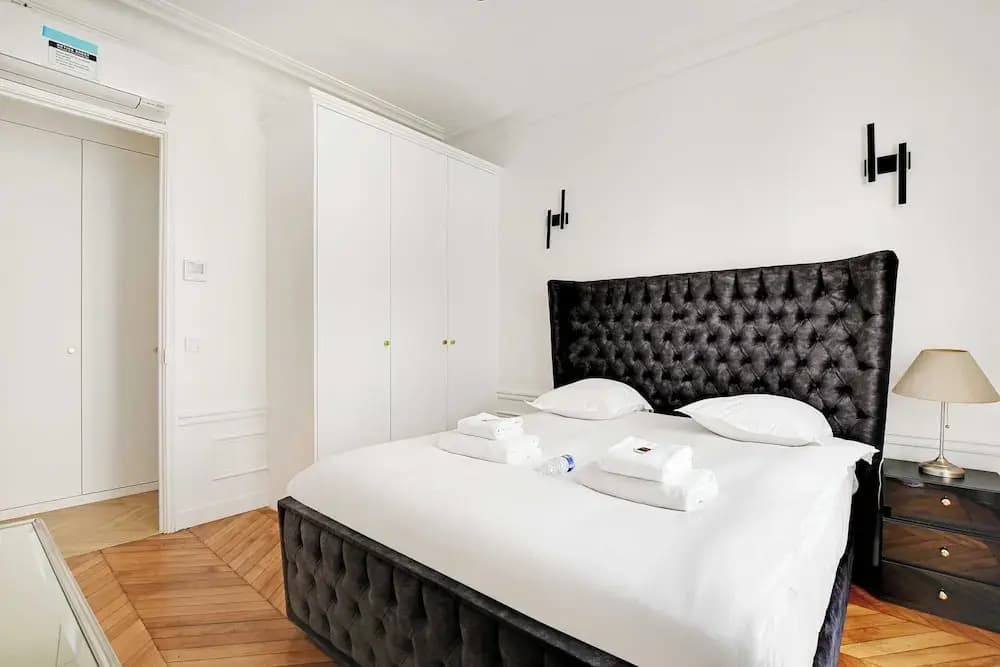 Superb Apartment - 3bd/8p - Arc de Triomphe - Photo 1