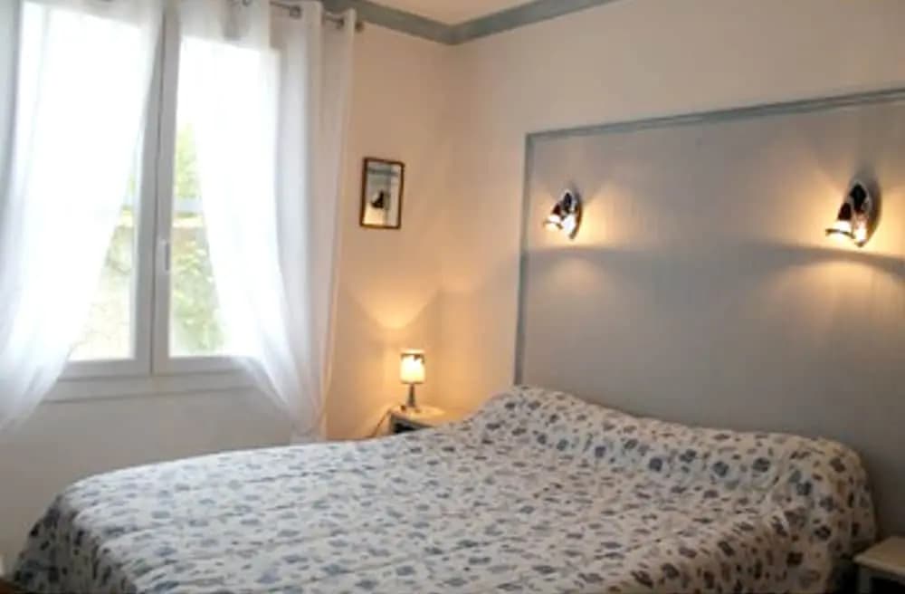 Villa With 3 Bedrooms in Maillane, With Private Pool, Enclosed Garden - Photo 2