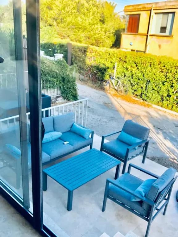 Maison en front de mer sur la plage de portissol - Photo 4