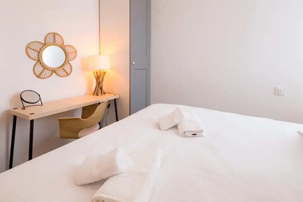 Beautiful Apartment With sea View - Miniature 6
