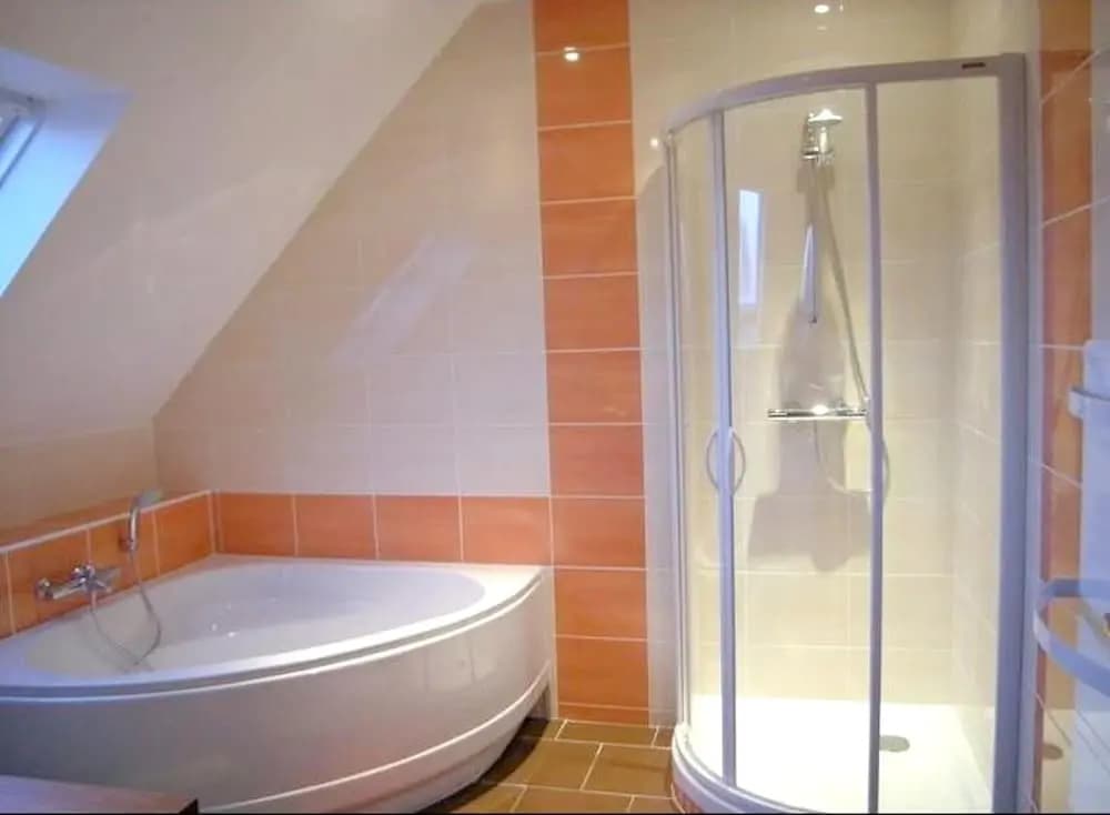 House With 4 Bedrooms in Plougrescant, With Wonderful sea View, Enclos - Miniature 8
