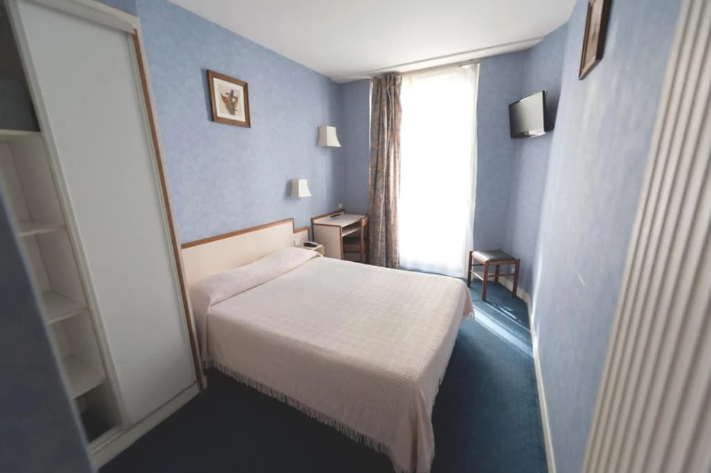 Hotel Royal Bergere - Photo 4